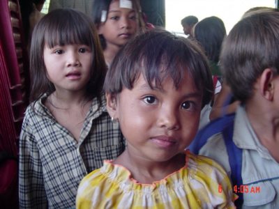 A dark-eyed girl and her jump rope